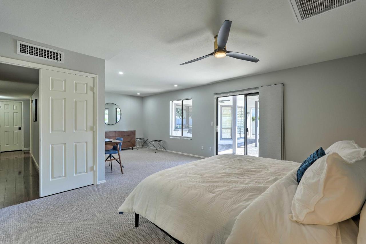 Sunny With Heated Pool And Patio Holiday home